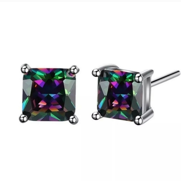 Cute Minimalist Cubic Zircon Stud Earings - Picture 1 of 4